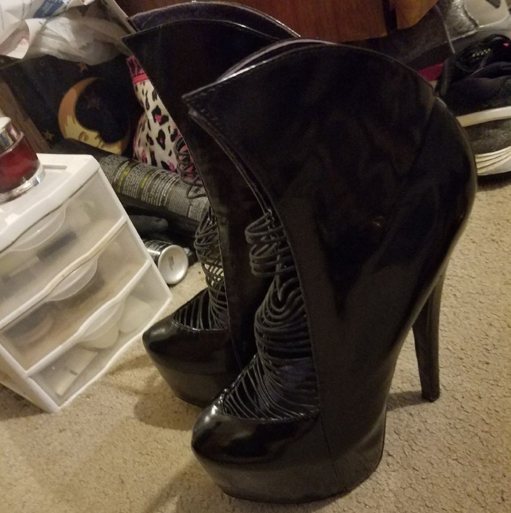 6 inch black high heels only been worn once